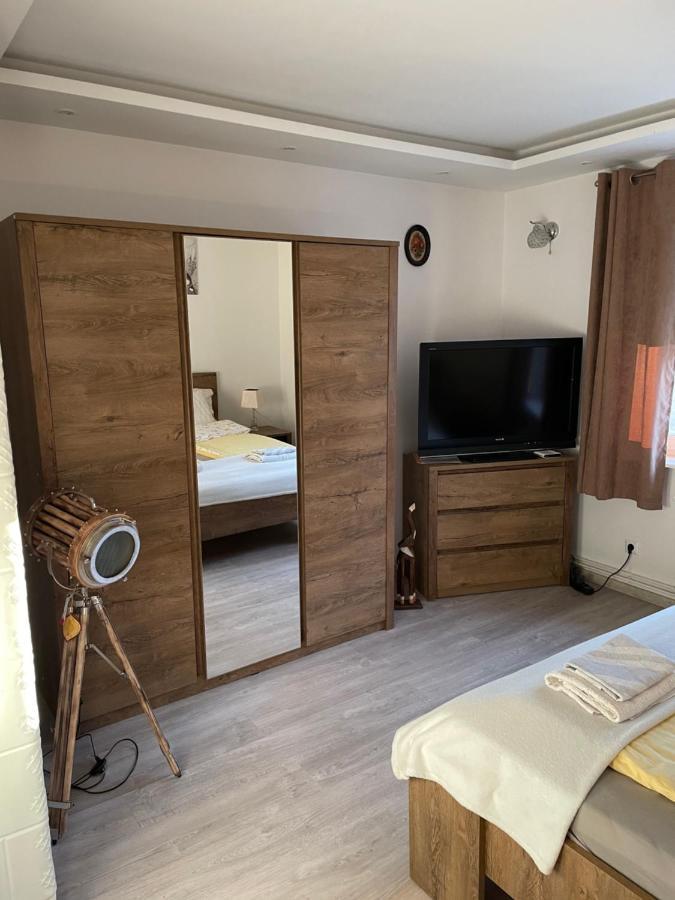 Prestige Apartament Elblag Esterno foto